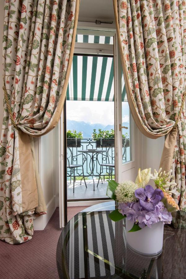 Des Trois Couronnes & - The Leading Of The World Vevey