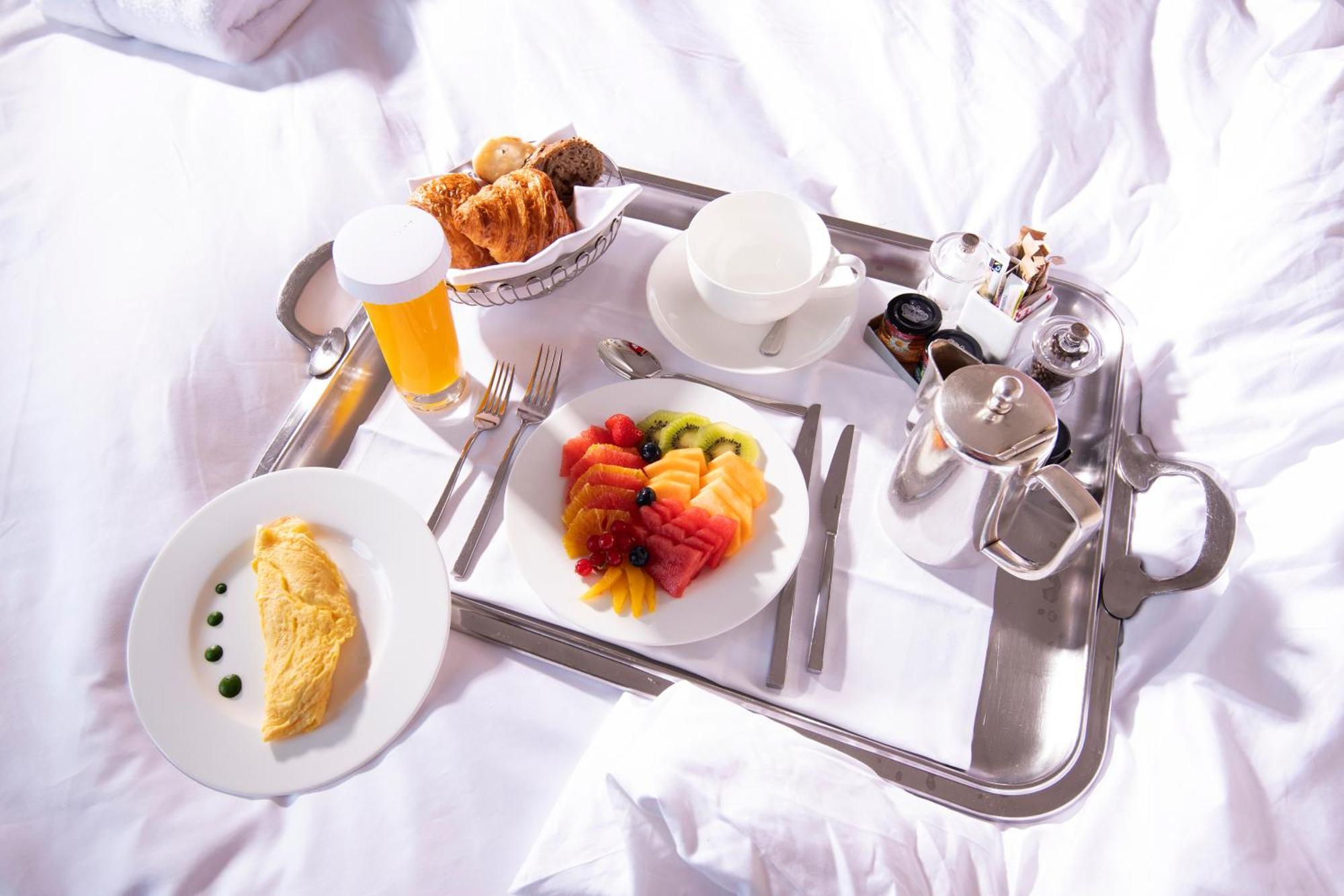 Des Trois Couronnes & - The Leading Of The World 5*