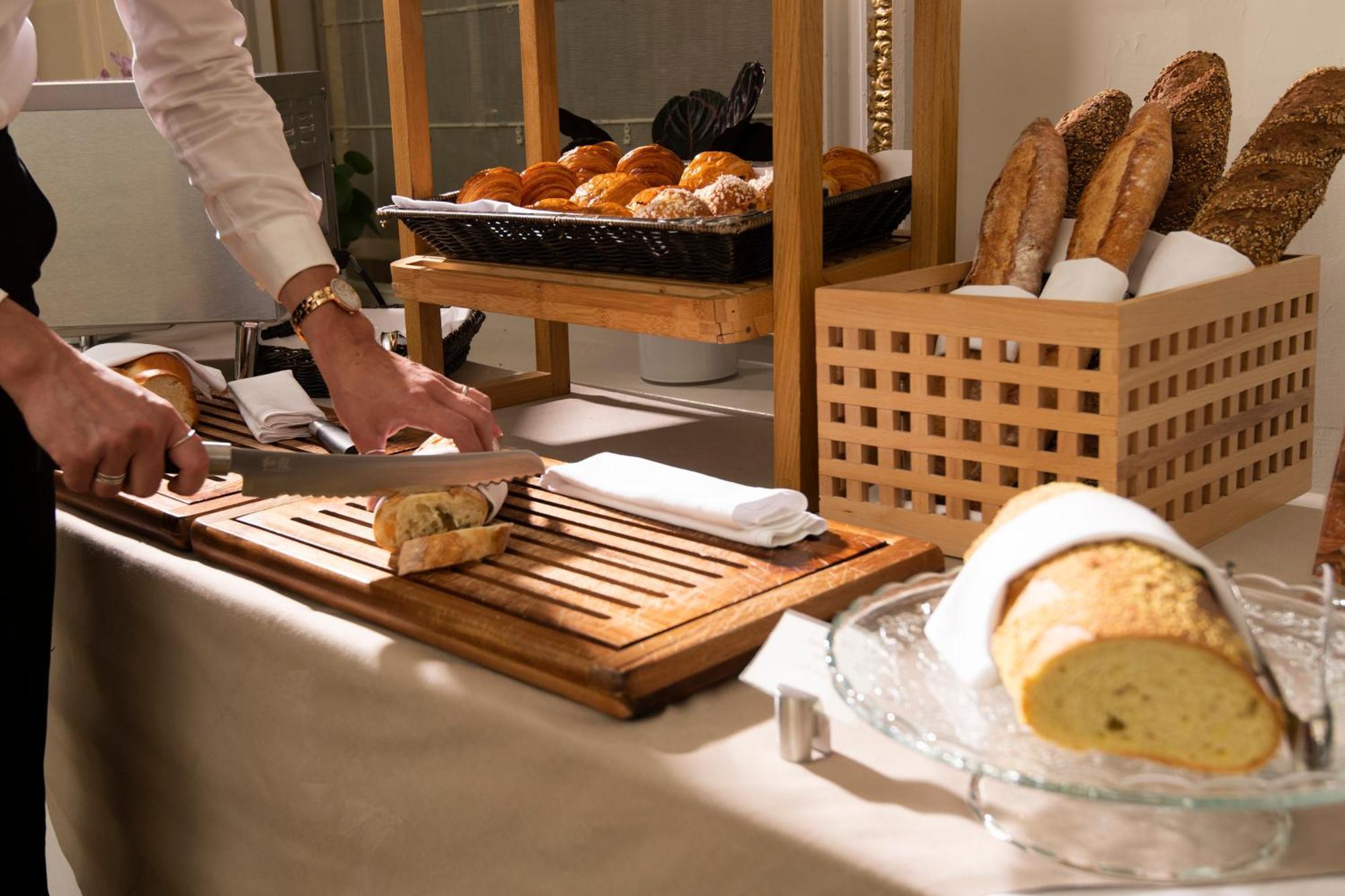 Des Trois Couronnes & - The Leading Of The World Hotel 5*